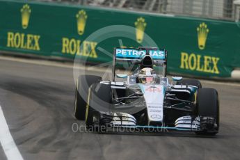 World © Octane Photographic Ltd. Mercedes AMG Petronas F1 W06 Hybrid – Lewis Hamilton. Friday 18th September 2015, F1 Singapore Grand Prix Practice 1, Marina Bay. Digital Ref: