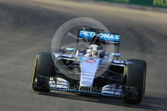 World © Octane Photographic Ltd. Mercedes AMG Petronas F1 W06 Hybrid – Lewis Hamilton. Friday 18th September 2015, F1 Singapore Grand Prix Practice 1, Marina Bay. Digital Ref: