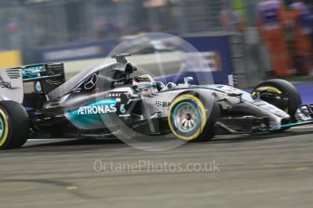 World © Octane Photographic Ltd. Mercedes AMG Petronas F1 W06 Hybrid – Lewis Hamilton. Friday 18th September 2015, F1 Singapore Grand Prix Practice 2, Marina Bay. Digital Ref: 1429CB5D0266