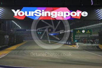 World © Octane Photographic Ltd. Start / Finish straight. Friday 18th September 2015, F1 Singapore Grand Prix Practice 2, Marina Bay. Digital Ref: 1429CB5D0422
