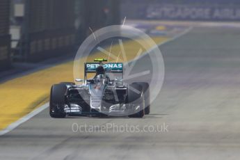 World © Octane Photographic Ltd. Mercedes AMG Petronas F1 W06 Hybrid – Nico Rosberg. Friday 18th September 2015, F1 Singapore Grand Prix Practice 2, Marina Bay. Digital Ref: 1429CB7D1008