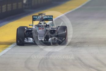 World © Octane Photographic Ltd. Mercedes AMG Petronas F1 W06 Hybrid – Lewis Hamilton. Friday 18th September 2015, F1 Singapore Grand Prix Practice 2, Marina Bay. Digital Ref: 1429CB7D1085