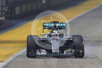 World © Octane Photographic Ltd. Mercedes AMG Petronas F1 W06 Hybrid – Lewis Hamilton. Friday 18th September 2015, F1 Singapore Grand Prix Practice 2, Marina Bay. Digital Ref: 1429CB7D1088