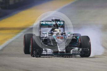 World © Octane Photographic Ltd. Mercedes AMG Petronas F1 W06 Hybrid – Lewis Hamilton. Friday 18th September 2015, F1 Singapore Grand Prix Practice 2, Marina Bay. Digital Ref: 1429CB7D1091