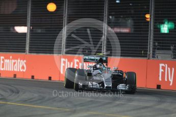 World © Octane Photographic Ltd. Mercedes AMG Petronas F1 W06 Hybrid – Nico Rosberg. Friday 18th September 2015, F1 Singapore Grand Prix Practice 2, Marina Bay. Digital Ref: 1429LB1D5890