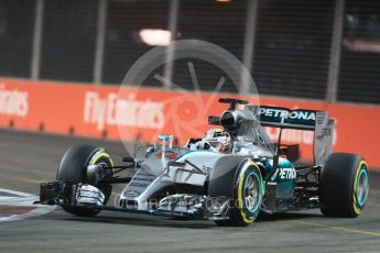 World © Octane Photographic Ltd. Mercedes AMG Petronas F1 W06 Hybrid – Lewis Hamilton. Friday 18th September 2015, F1 Singapore Grand Prix Practice 2, Marina Bay. Digital Ref: 1429LB1D6025