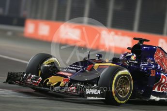 World © Octane Photographic Ltd. Scuderia Toro Rosso STR10 – Max Verstappen. Friday 18th September 2015, F1 Singapore Grand Prix Practice 2, Marina Bay. Digital Ref: 1429LB1D6073