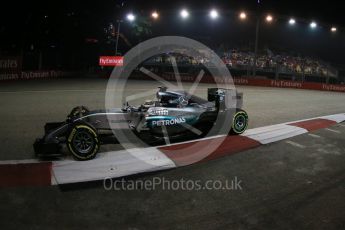 World © Octane Photographic Ltd. Mercedes AMG Petronas F1 W06 Hybrid – Lewis Hamilton. Friday 18th September 2015, F1 Singapore Grand Prix Practice 2, Marina Bay. Digital Ref: 1429LB1D6266