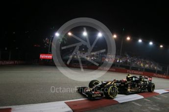 World © Octane Photographic Ltd. Lotus F1 Team E23 Hybrid – Pastor Maldonado. Friday 18th September 2015, F1 Singapore Grand Prix Practice 2, Marina Bay. Digital Ref: 1429LB1D6275