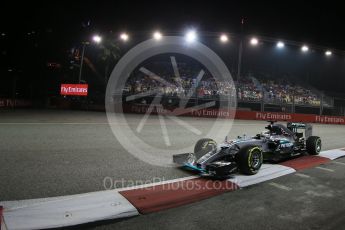 World © Octane Photographic Ltd. Mercedes AMG Petronas F1 W06 Hybrid – Lewis Hamilton. Friday 18th September 2015, F1 Singapore Grand Prix Practice 2, Marina Bay. Digital Ref: 1429LB1D6317