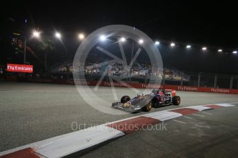 World © Octane Photographic Ltd. Scuderia Toro Rosso STR10 – Max Verstappen. Friday 18th September 2015, F1 Singapore Grand Prix Practice 2, Marina Bay. Digital Ref: 1429LB1D6413