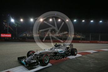 World © Octane Photographic Ltd. Mercedes AMG Petronas F1 W06 Hybrid – Nico Rosberg. Friday 18th September 2015, F1 Singapore Grand Prix Practice 2, Marina Bay. Digital Ref: 1429LB1D6459