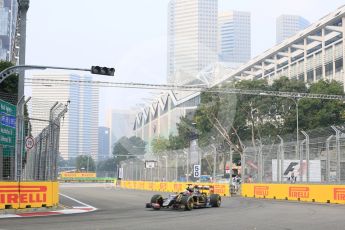 World © Octane Photographic Ltd. Lotus F1 Team E23 Hybrid – Romain Grosjean. Saturday 19th September 2015, F1 Singapore Grand Prix Practice 3, Marina Bay. Digital Ref: 1433CB5D0644