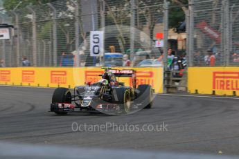 World © Octane Photographic Ltd. Lotus F1 Team E23 Hybrid – Pastor Maldonado. Saturday 19th September 2015, F1 Singapore Grand Prix Practice 3, Marina Bay. Digital Ref: 1433CB7D1429