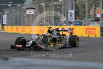 World © Octane Photographic Ltd. Lotus F1 Team E23 Hybrid – Pastor Maldonado. Saturday 19th September 2015, F1 Singapore Grand Prix Practice 3, Marina Bay. Digital Ref: 1433CB7D1431