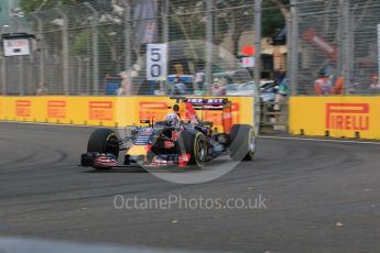 World © Octane Photographic Ltd. Infiniti Red Bull Racing RB11 – Daniel Ricciardo. Saturday 19th September 2015, F1 Singapore Grand Prix Practice 3, Marina Bay. Digital Ref: 1433CB7D1470