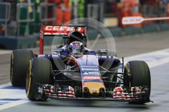 World © Octane Photographic Ltd. Scuderia Toro Rosso STR10 – Max Verstappen. Saturday 19th September 2015, F1 Singapore Grand Prix Practice 3, Marina Bay. Digital Ref: 1433LB1D7122