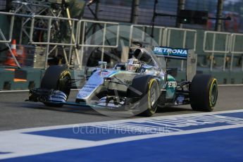 World © Octane Photographic Ltd. Mercedes AMG Petronas F1 W06 Hybrid – Lewis Hamilton. Saturday 19th September 2015, F1 Singapore Grand Prix Practice 3, Marina Bay. Digital Ref: 1433LB1D7201