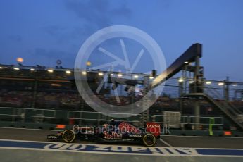 World © Octane Photographic Ltd. Scuderia Toro Rosso STR10 – Carlos Sainz Jnr. Saturday 19th September 2015, F1 Singapore Grand Prix Practice 3, Marina Bay. Digital Ref: 1433LB1D7403