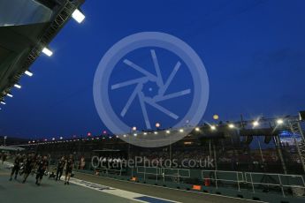 World © Octane Photographic Ltd. Scuderia Toro Rosso pit crew. Saturday 19th September 2015, F1 Singapore Grand Prix Practice 3, Marina Bay. Digital Ref: 1433LB1D7523