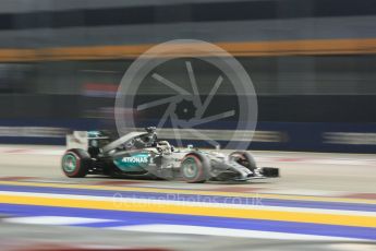 World © Octane Photographic Ltd. Mercedes AMG Petronas F1 W06 Hybrid – Lewis Hamilton. Saturday 19th September 2015, F1 Singapore Grand Prix Qualifying, Marina Bay. Digital Ref: 1434CB5D0808