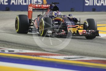 World © Octane Photographic Ltd. Scuderia Toro Rosso STR10 – Max Verstappen. Saturday 19th September 2015, F1 Singapore Grand Prix Qualifying, Marina Bay. Digital Ref: 1434CB7D1947