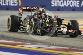 World © Octane Photographic Ltd. Lotus F1 Team E23 Hybrid – Romain Grosjean. Saturday 19th September 2015, F1 Singapore Grand Prix Qualifying, Marina Bay. Digital Ref: 1434CB7D1953