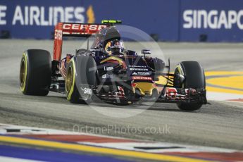 World © Octane Photographic Ltd. Scuderia Toro Rosso STR10 – Carlos Sainz Jnr. Saturday 19th September 2015, F1 Singapore Grand Prix Qualifying, Marina Bay. Digital Ref: 1434CB7D1961