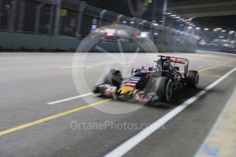 World © Octane Photographic Ltd. Scuderia Toro Rosso STR10 – Max Verstappen. Saturday 19th September 2015, F1 Singapore Grand Prix Qualifying, Marina Bay. Digital Ref: 1434LB1D7755