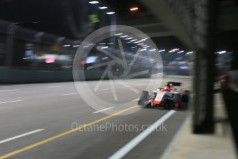 World © Octane Photographic Ltd. Manor Marussia F1 Team MR03B – Alexander Rossi. Saturday 19th September 2015, F1 Singapore Grand Prix Qualifying, Marina Bay. Digital Ref: 1434LB1D7868