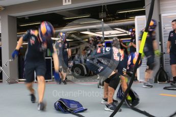 World © Octane Photographic Ltd. Infiniti Red Bull Racing pit stop practice. Saturday 19th September 2015, F1 Singapore Grand Prix Pit lane, Marina Bay. Digital Ref: 1432CB5D0584