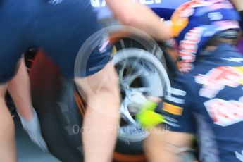 World © Octane Photographic Ltd. Infiniti Red Bull Racing pit stop practice. Saturday 19th September 2015, F1 Singapore Grand Prix Pit lane, Marina Bay. Digital Ref: 1432CB7D1346