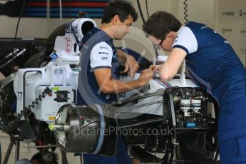 World © Octane Photographic Ltd. Williams Martini Racing FW37. Thursday 17th September 2015, F1 Singapore Grand Prix Pit lane, Marina Bay. Digital Ref: 1424CB7D9584