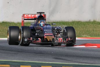 World © Octane Photographic Ltd. Scuderia Toro Rosso STR10 – Carlos Sainz Jnr. Wednesday 13th May 2015, F1 In-season testing, Circuit de Barcelona-Catalunya, Spain. Digital Ref: 1269CB7D1825