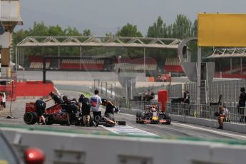 World © Octane Photographic Ltd. Infiniti Red Bull Racing RB11 – Pierre Gasly and Scuderia Toro Rosso STR10 – Carlos Sainz Jnr. Wednesday 13th May 2015, F1 In-season testing, Circuit de Barcelona-Catalunya, Spain. Digital Ref: 1269CB7D2261