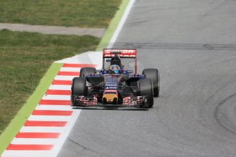 World © Octane Photographic Ltd. Scuderia Toro Rosso STR10 – Carlos Sainz Jnr. Wednesday 13th May 2015, F1 In-season testing, Circuit de Barcelona-Catalunya, Spain. Digital Ref: 1269LB1D2774