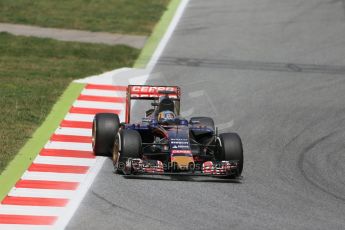 World © Octane Photographic Ltd. Scuderia Toro Rosso STR10 – Carlos Sainz Jnr. Wednesday 13th May 2015, F1 In-season testing, Circuit de Barcelona-Catalunya, Spain. Digital Ref: 1269LB1D2787