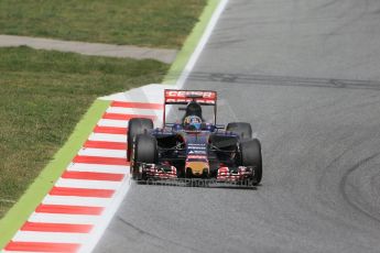 World © Octane Photographic Ltd. Scuderia Toro Rosso STR10 – Carlos Sainz Jnr. Wednesday 13th May 2015, F1 In-season testing, Circuit de Barcelona-Catalunya, Spain. Digital Ref: 1269LB1D2800