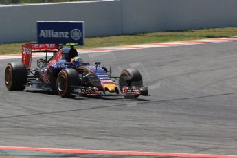 World © Octane Photographic Ltd. Scuderia Toro Rosso STR10 – Carlos Sainz Jnr. Friday 8th May 2015, F1 Spanish GP Practice 2, Circuit de Barcelona-Catalunya, Spain. Digital Ref: 1251CB5D0979