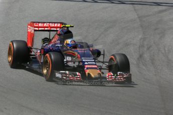 World © Octane Photographic Ltd. Scuderia Toro Rosso STR10 – Carlos Sainz Jnr. Friday 8th May 2015, F1 Spanish GP Practice 2, Circuit de Barcelona-Catalunya, Spain. Digital Ref: 1251CB5D1083