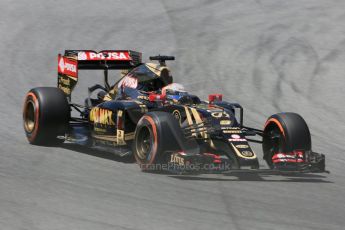 World © Octane Photographic Ltd. Lotus F1 Team E23 Hybrid – Romain Grosjean. Friday 8th May 2015, F1 Spanish GP Practice 2, Circuit de Barcelona-Catalunya, Spain. Digital Ref: 1251CB5D1130