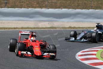 World © Octane Photographic Ltd. Scuderia Ferrari SF15-T– Sebastian Vettel and Mercedes AMG Petronas F1 W06 Hybrid – Lewis Hamilton. Sunday 10th May 2015, F1 Spanish GP Formula 1 Race, Circuit de Barcelona-Catalunya, Spain. Digital Ref: 1265LB1D0359