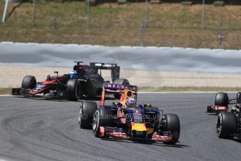 World © Octane Photographic Ltd. Infiniti Red Bull Racing RB11 – Daniel Ricciardo and McLaren Honda MP4/30 – Fernando Alonso. Sunday 10th May 2015, F1 Spanish GP Formula 1 Race, Circuit de Barcelona-Catalunya, Spain. Digital Ref: 1265LB1D0373