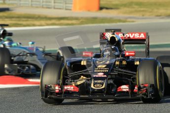 World © Octane Photographic Ltd. Lotus F1 Team E23 Hybrid – Romain Grosjean and Mercedes AMG Petronas F1 W06 Hybrid – Nico Rosberg. Sunday 22nd February 2015, F1 Winter testing, Circuit de Barcelona Catalunya, Spain, Day 4. Digital Ref :1191CB1L9007