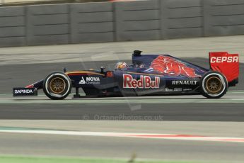 World © Octane Photographic Ltd. Scuderia Toro Rosso STR10 – Carlos Sainz Jnr. Thursday 26th February 2015, F1 Winter test #3, Circuit de Barcelona-Catalunya, Spain Day 1. Digital Ref : 1192CB1L0618