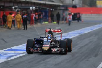 World © Octane Photographic Ltd. Scuderia Toro Rosso STR10 – Carlos Sainz Jnr. Thursday 26th February 2015, F1 Winter test #3, Circuit de Barcelona-Catalunya, Spain Day 1. Digital Ref : 1192LB1D0214