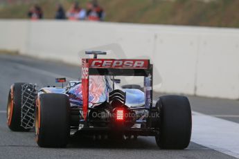 World © Octane Photographic Ltd. Scuderia Toro Rosso STR10 – Carlos Sainz Jnr. Thursday 26th February 2015, F1 Winter test #3, Circuit de Barcelona-Catalunya, Spain Day 1. Digital Ref : 1192LB1D0235