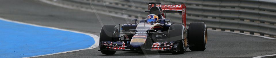 World © Octane Photographic Ltd. Scuderia Toro Rosso STR10 – Carlos Sainz Jnr. Tuesday 3rd February 2015, Formula 1 Winter testing, Jerez de la Frontera, Spain. Digital Ref: 1183LB1D3430
