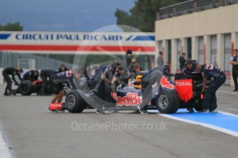 World © Octane Photographic Ltd. Pirelli wet tyre test, Paul Ricard, France. Monday 25th January 2016. McLaren Honda MP4/30 – Stoffel Vandoorne and Red Bull Racing RB11 – Daniel Ricciardo. Digital Ref: 1498CB7D5406
