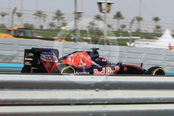 World © Octane Photographic Ltd. Scuderia Toro Rosso STR11 – Daniil Kvyat. Friday 25th November 2016, F1 Abu Dhabi GP - Practice 1, Yas Marina circuit, Abu Dhabi. Digital Ref :